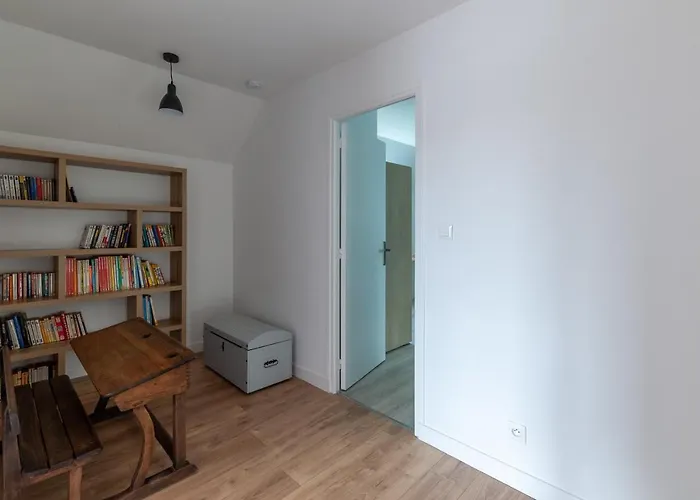 Дом отдыха Du Tilleul - Maison Climatisee Pour 8 Voyageurs Houesville